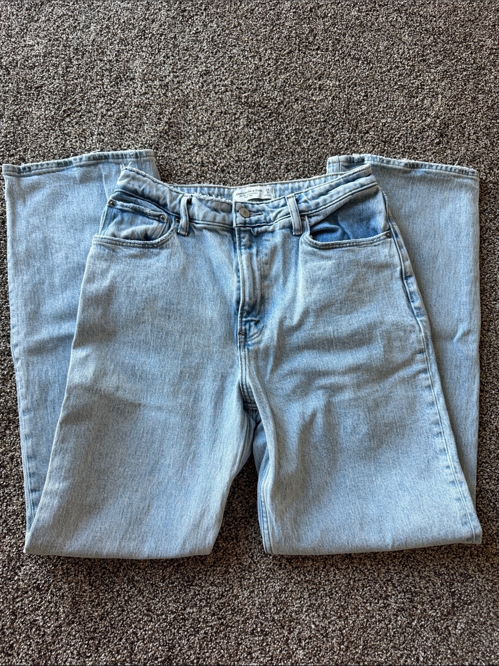 Abercrombie & Fitch Light Wash 90s High Rise Curve Love Straight-Leg Jeans